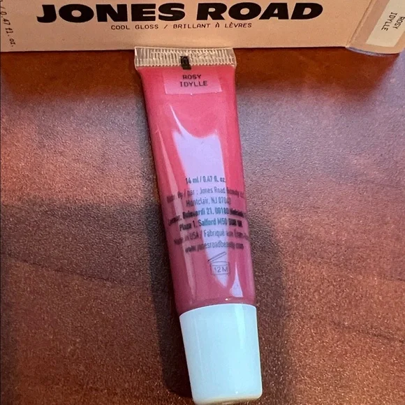 Jones Road Cool Gloss in Rosy - New in Box - Picture 2 of 7